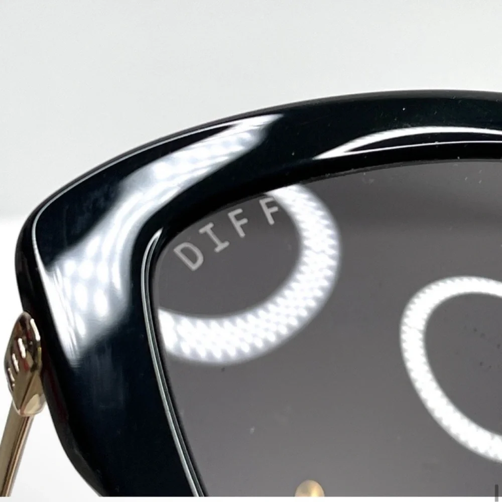 DIFF Eyewear NEW Avery Black Cat Eye Sunglasses NEW In Case And Box